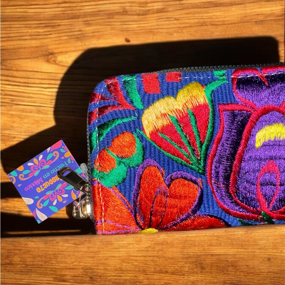 Black Wallet, Handcrafted Wallet, Embroidered Wallet, Women’s Wallet, Artisanal - Picture 3 of 10